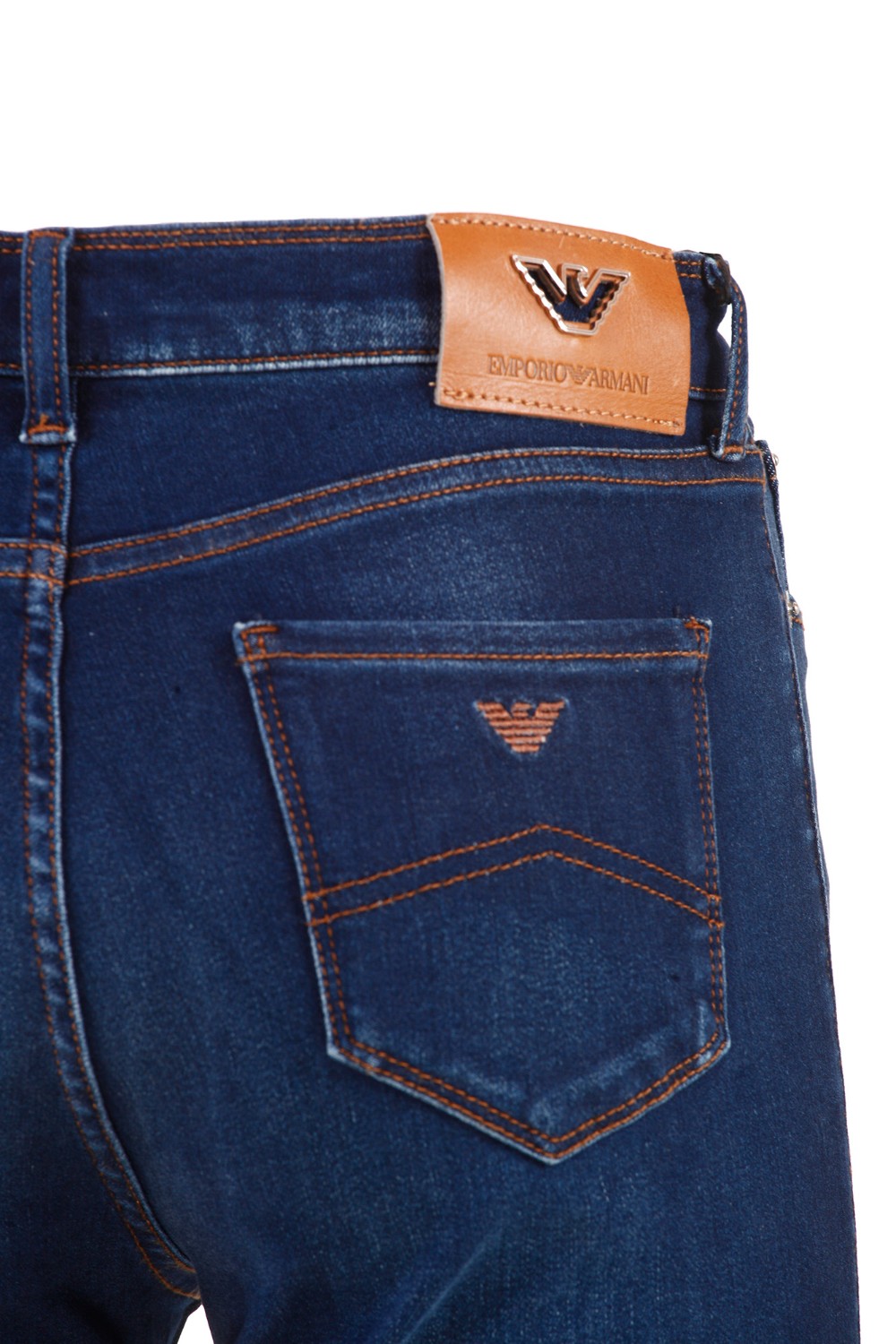 shop EMPORIO ARMANI  Jeans: Emporio Armani jeans J18 vita alta e gamba skinny in denim Composizione: 77% Cotone 10% Lyocell 9% Elastomultiestere 4% Elastan.
Slim fit.
Vita con passanti.
Cinque tasche.
Gamba skinny.
Chiusura con zip e bottone.
Impunture tabacco.
Salpa in pelle con logo.
Ricamo aquila.
Fabbricato in Tunisia.. 6R2J20 2DAXZ-0941 number 5085528
